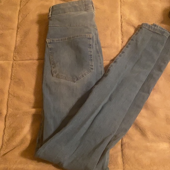 Selling my xs Fit jeans - Picture 3 of 6